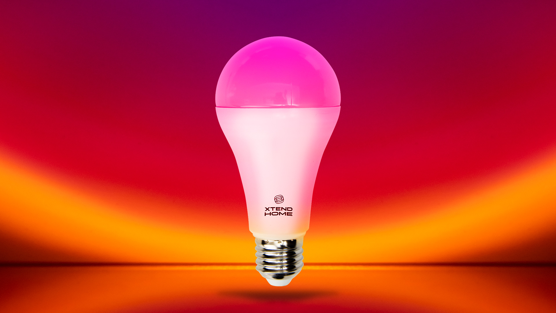 Chytrá LED žárovka Xtend Home měnící barvy
